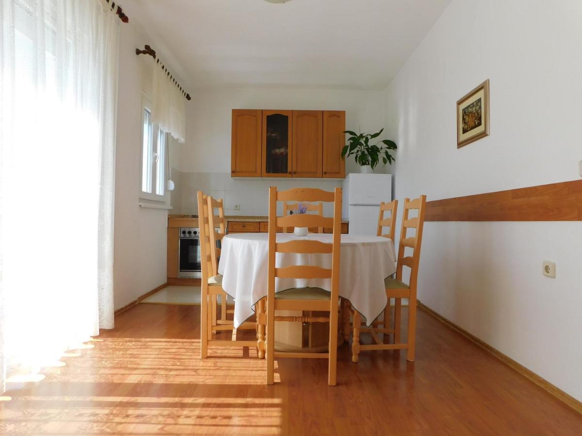 Salus Apartment