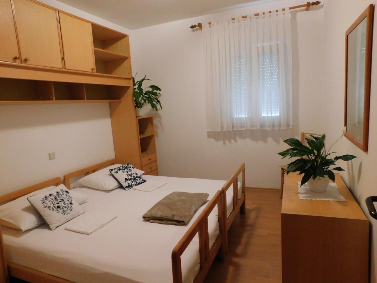Salus Apartment *