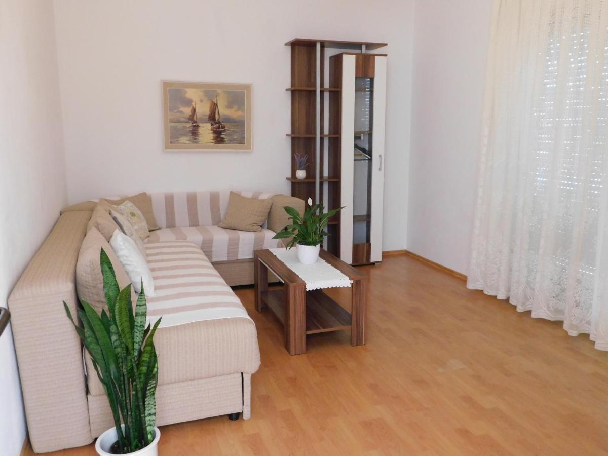 Apartment Salus Pag Town