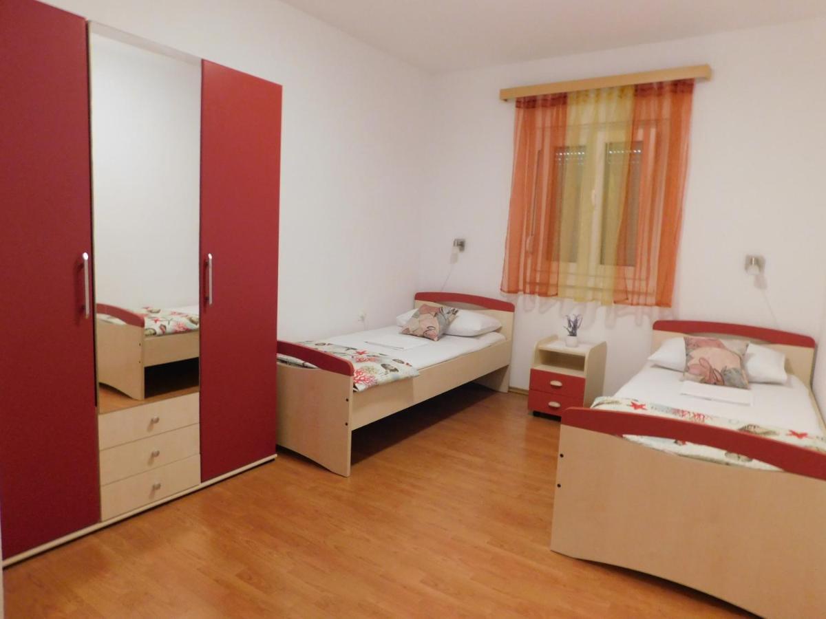 Apartment Salus Pag Town