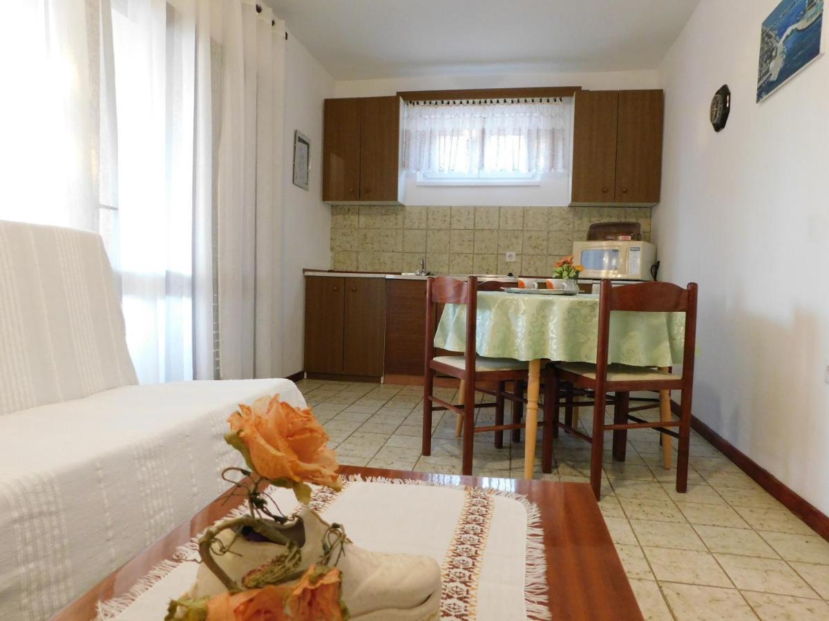 Salus Apartment *