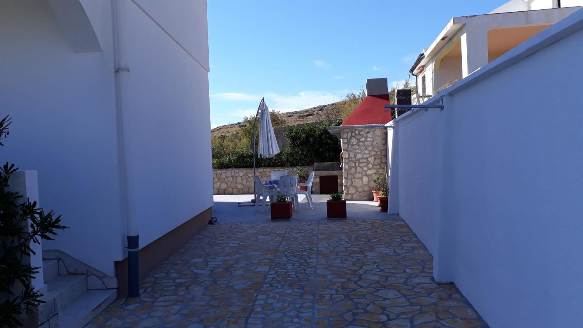 Salus Apartment *