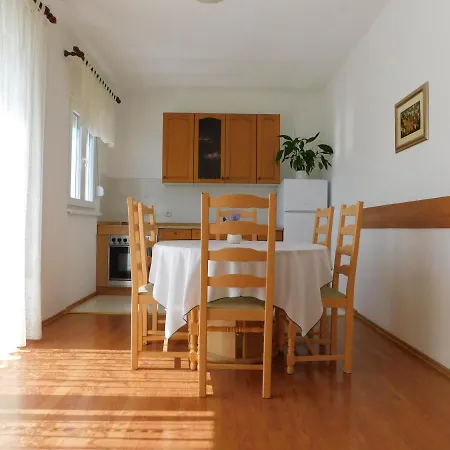 Apartmani Salus Pag Town Exterior photo