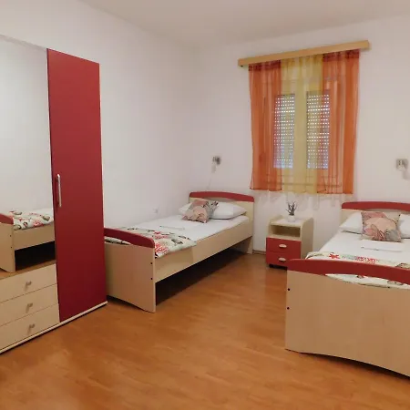 Apartmani Salus Pag Town Exterior photo