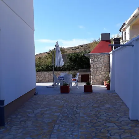 Apartmani Salus Pag Town Exterior photo